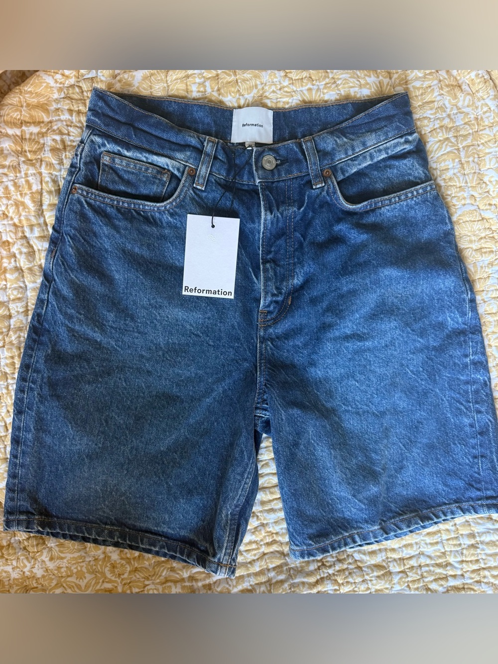 Reformation Hale High Rise 8” Jean Shorts Blue - Size 27 - Picture 5 of 7